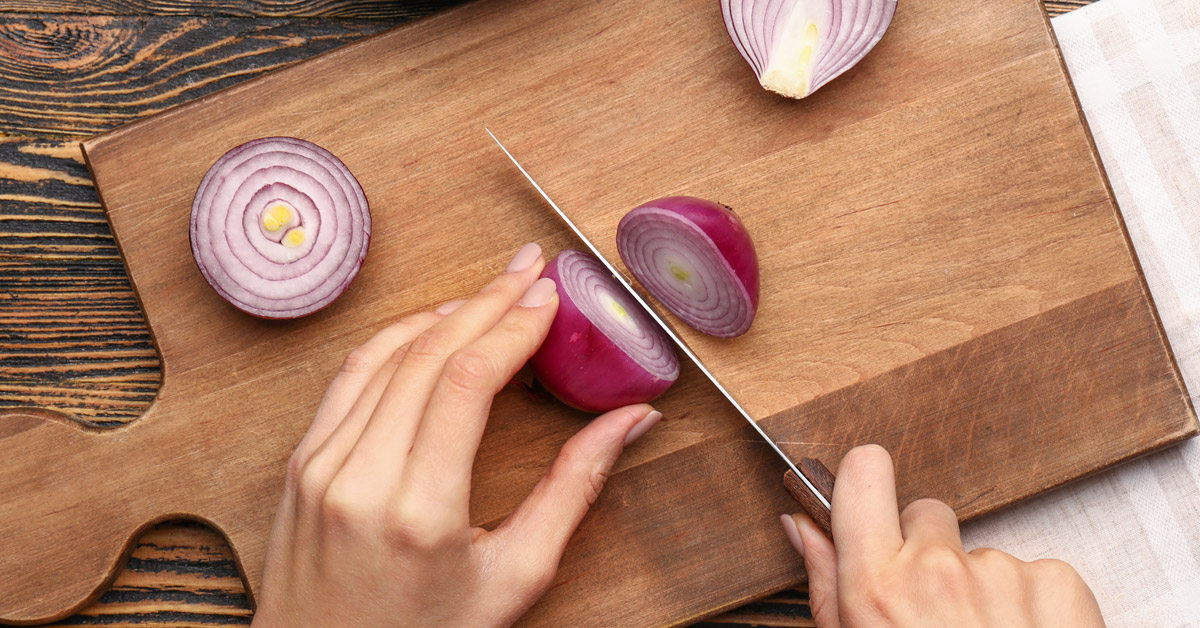 Come tagliare la cipolla senza piangere